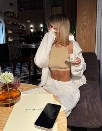 Experience Unforgettable Moments with Eliana Lark Today